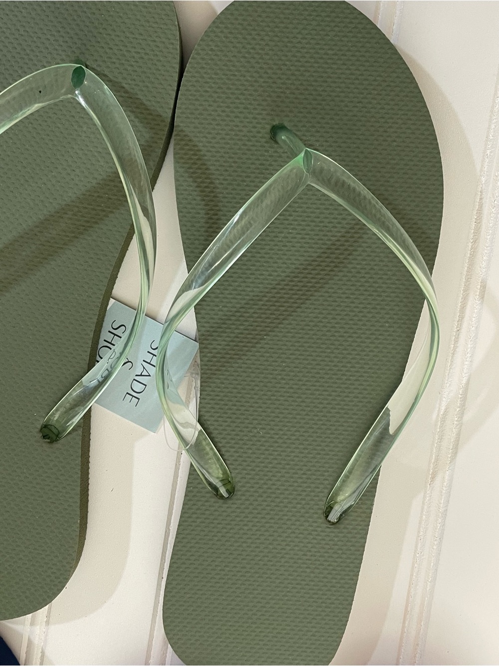 Shade & Shore Women’s Solid Flip Flops - Olive, Navy, White Size 9 - Picture 3 of 5